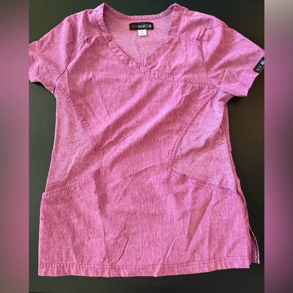 Women’s Koi Basics scrub top